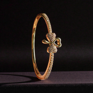 Kizara Heart Bow Crystal Bangle