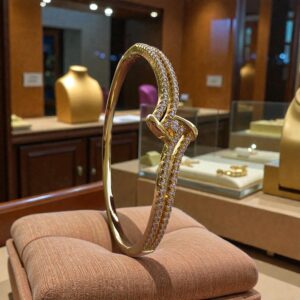 Kizara Infinity Twist Crystal Cuff – Anti-Tarnish Eternity Bangle