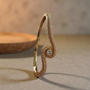 Kizara Eternal Wave Crystal Cuff