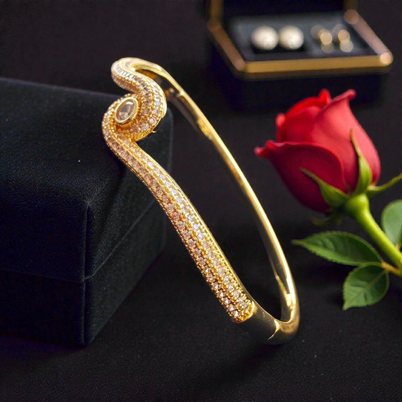 Kizara Eternal Wave Crystal Cuff - Image 3