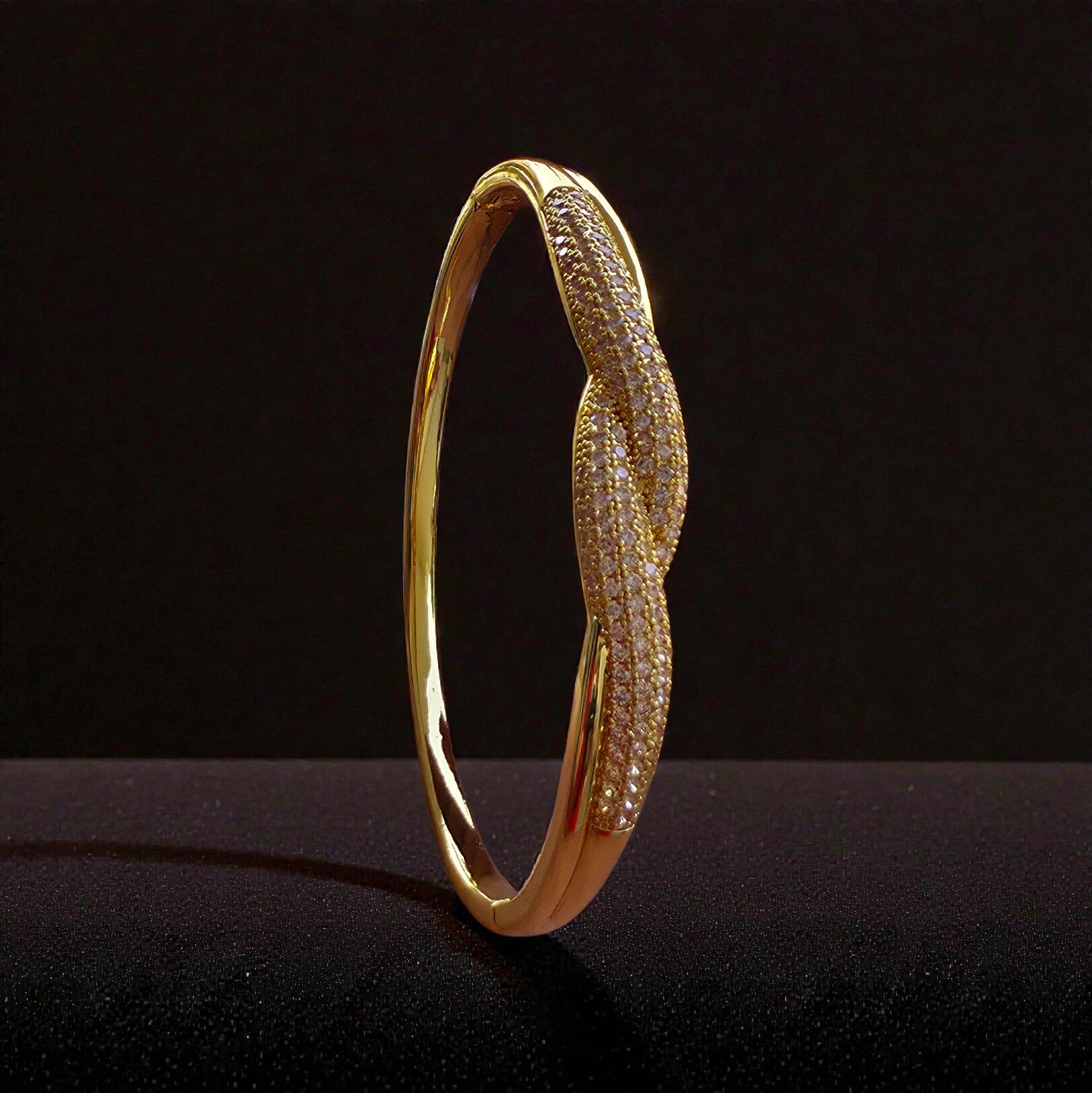 Kizara Eternal Lovers Knot Cuff – Anti-Tarnish Infinity Bracelet - Image 4