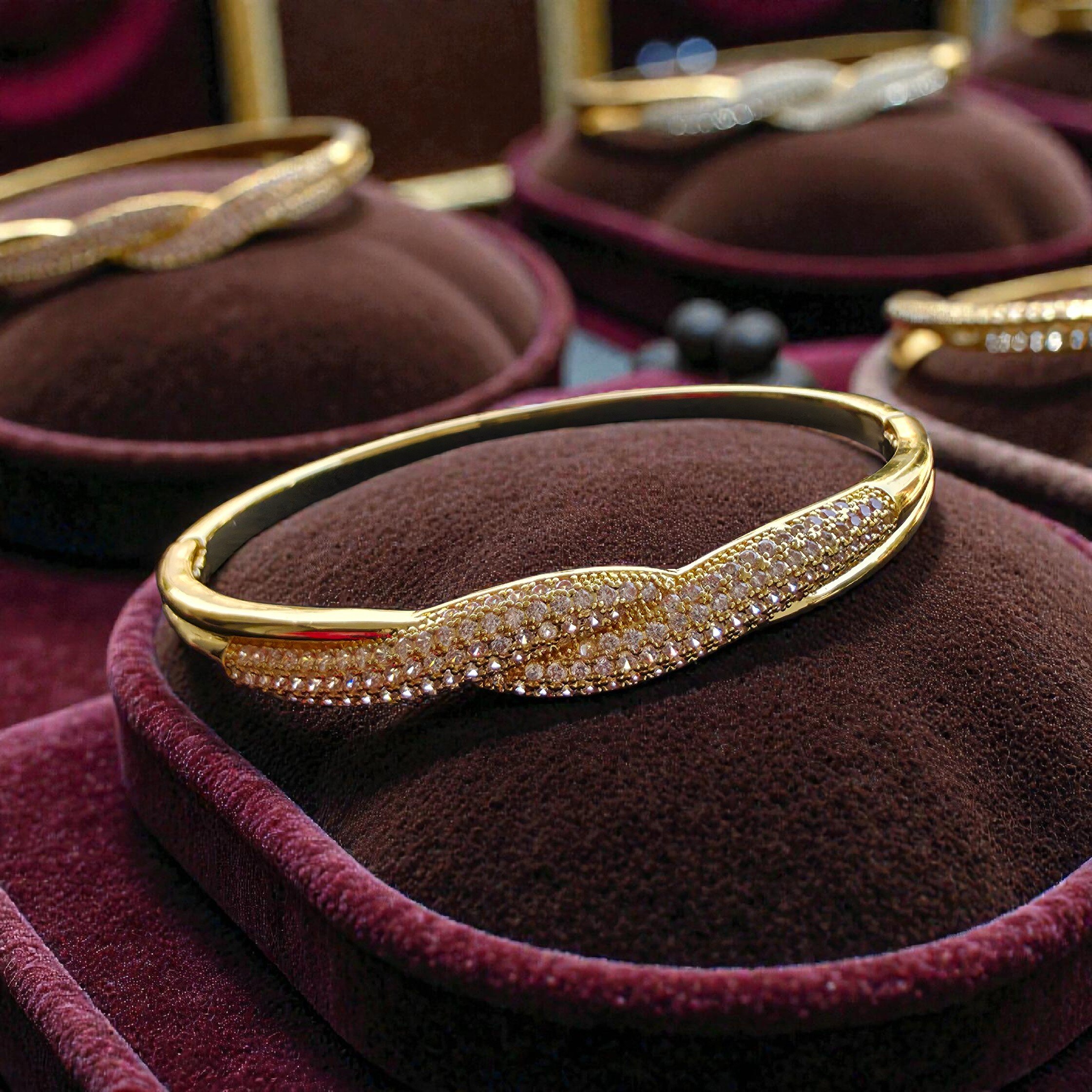 Kizara Eternal Lovers Knot Cuff – Anti-Tarnish Infinity Bracelet