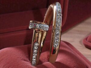 Kizara Sculpted Nail Gold Rings Set – Anti-Tarnish CZ Chevron Stackable